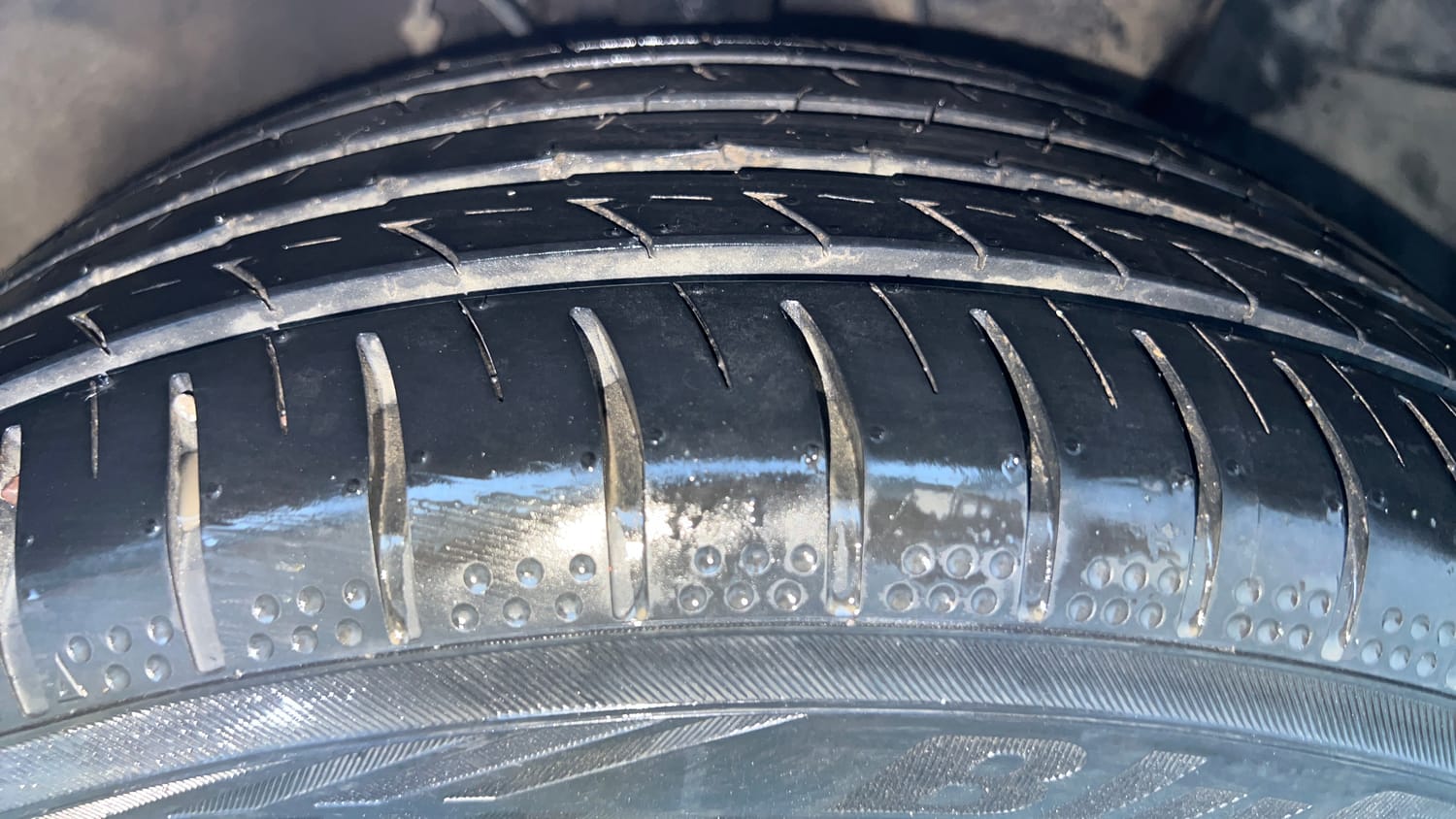 Used 2018 Hyundai Elite i20 Asta 1.2 (O) Petrol Manual tyres RIGHT FRONT TYRE TREAD VIEW