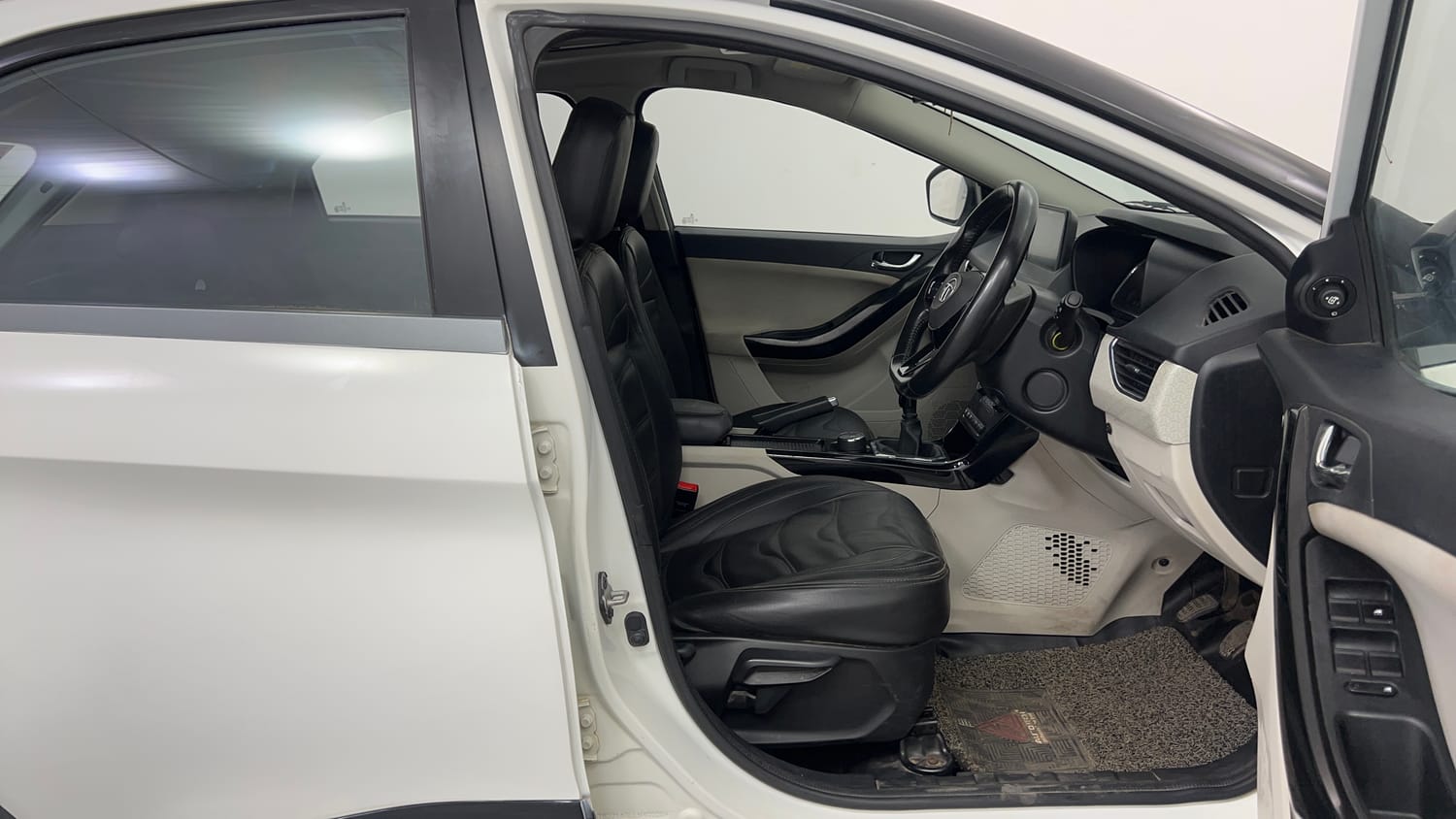 Used 2021 Tata Nexon XZ Plus (O) Diesel Diesel Manual interior RIGHT SIDE FRONT DOOR CABIN VIEW