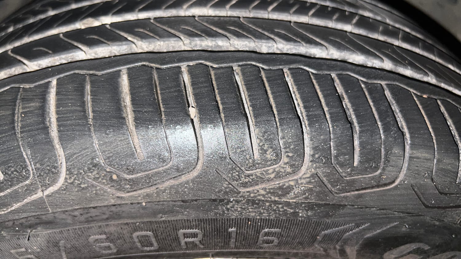 Used 2019 Tata Nexon XZA Plus Petrol Petrol Automatic tyres RIGHT FRONT TYRE TREAD VIEW