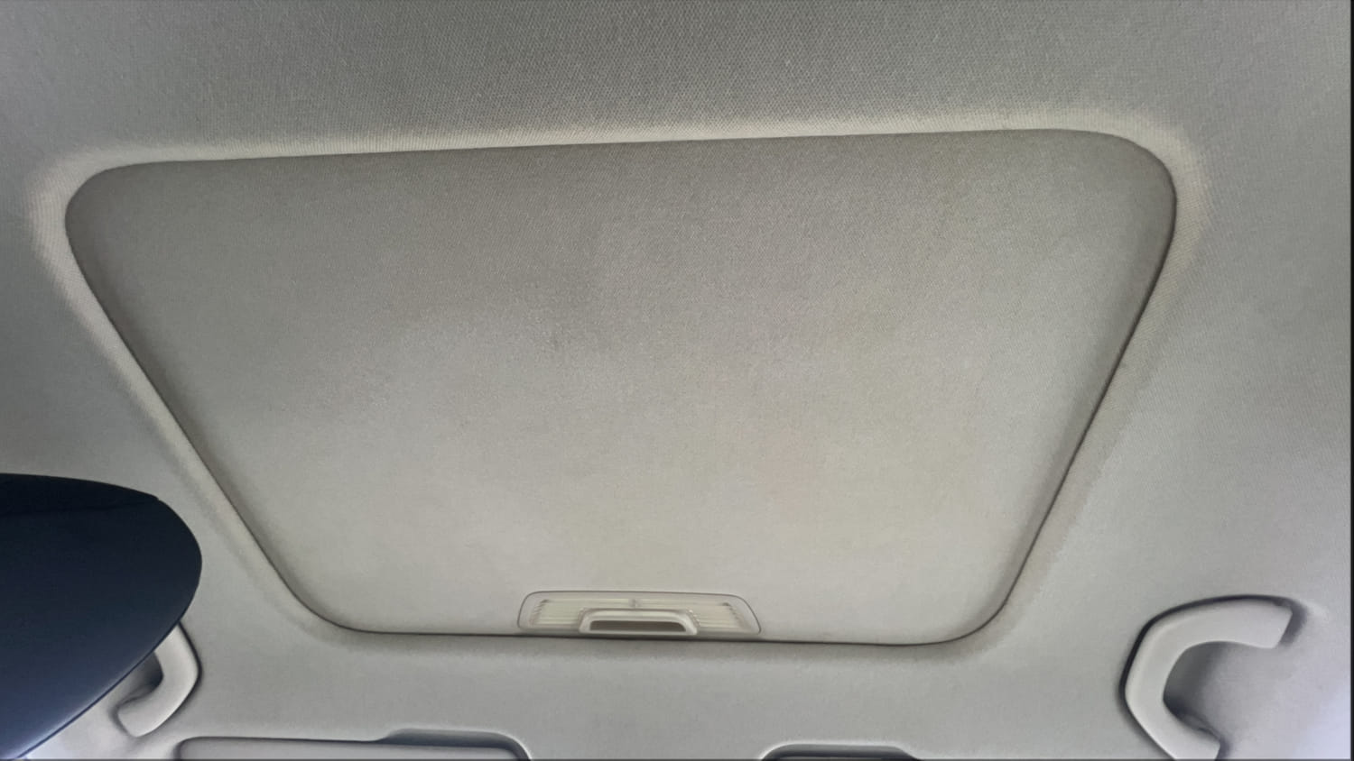 Used 2022 Skoda Slavia Style 1.0L TSI AT Petrol Automatic top_features Sunroof