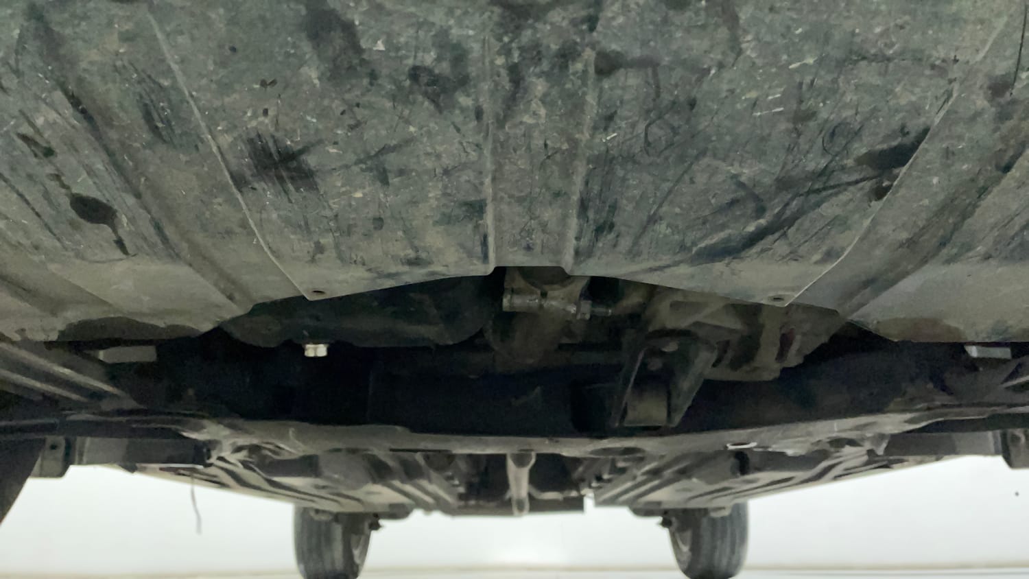 Used 2016 Maruti Suzuki Vitara Brezza ZDi+ Dual Tone Diesel Manual extra FRONT LEFT UNDERBODY VIEW