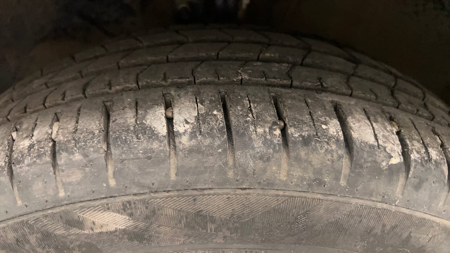 Used 2018 Maruti Suzuki Baleno Alpha 1.2 AT Petrol Automatic tyres LEFT FRONT TYRE TREAD VIEW