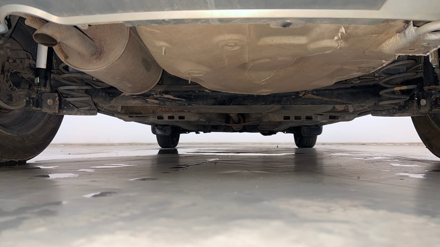 Used 2017 Volkswagen Ameo Trendline 1.2L (P) Petrol Manual extra REAR UNDERBODY VIEW (TAKEN FROM REAR)