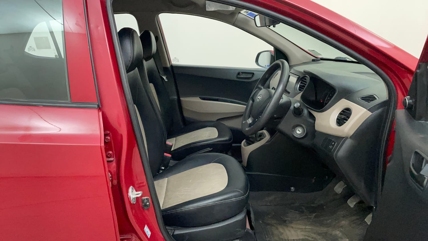 Used 2018 Hyundai Grand i10 Magna 1.2 Kappa VTVT Petrol Manual interior RIGHT SIDE FRONT DOOR CABIN VIEW