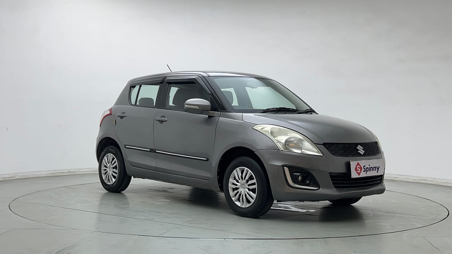 Used 2015 Maruti Suzuki Swift VXi Petrol Manual exterior RIGHT FRONT CORNER VIEW