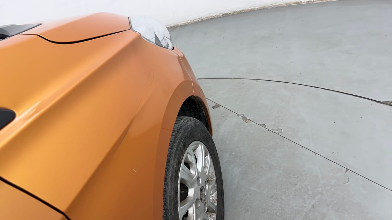 Used 2016 Tata Tiago Revotron XZ Petrol Manual dents MINOR SCRATCH