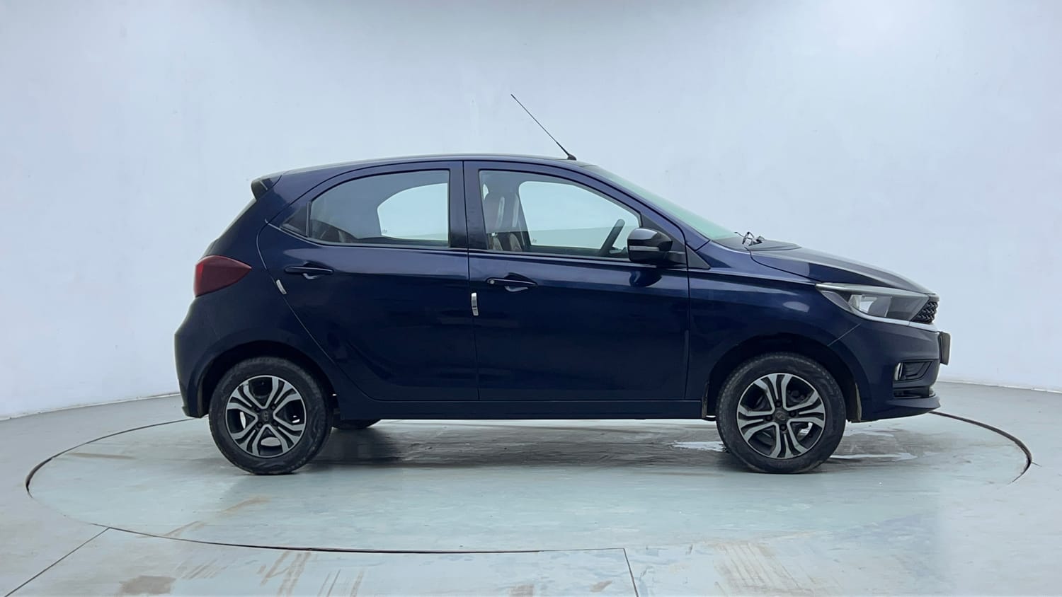 Used 2021 Tata Tiago XZ Petrol Manual exterior RIGHT SIDE VIEW