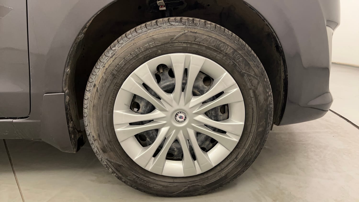 Used 2013 Maruti Suzuki Ertiga Vxi Petrol Manual tyres RIGHT FRONT TYRE RIM VIEW