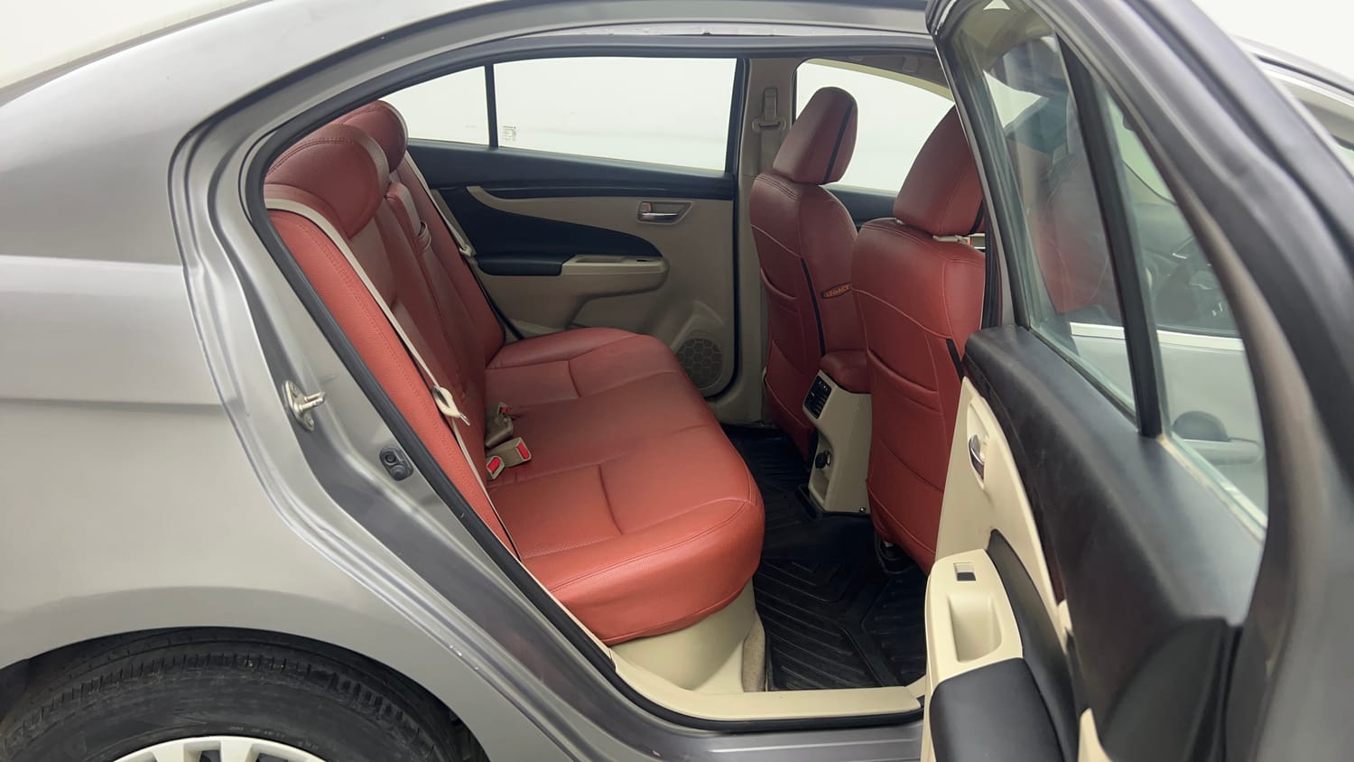 Used 2018 Maruti Suzuki Ciaz Sigma 1.4 MT Petrol Manual interior RIGHT SIDE REAR DOOR CABIN VIEW