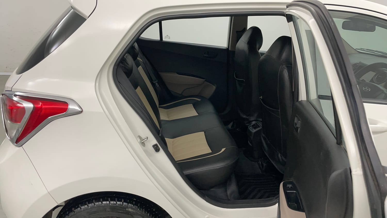 Used 2016 Hyundai Grand i10 Magna 1.2 Kappa VTVT Petrol Manual interior RIGHT SIDE REAR DOOR CABIN VIEW