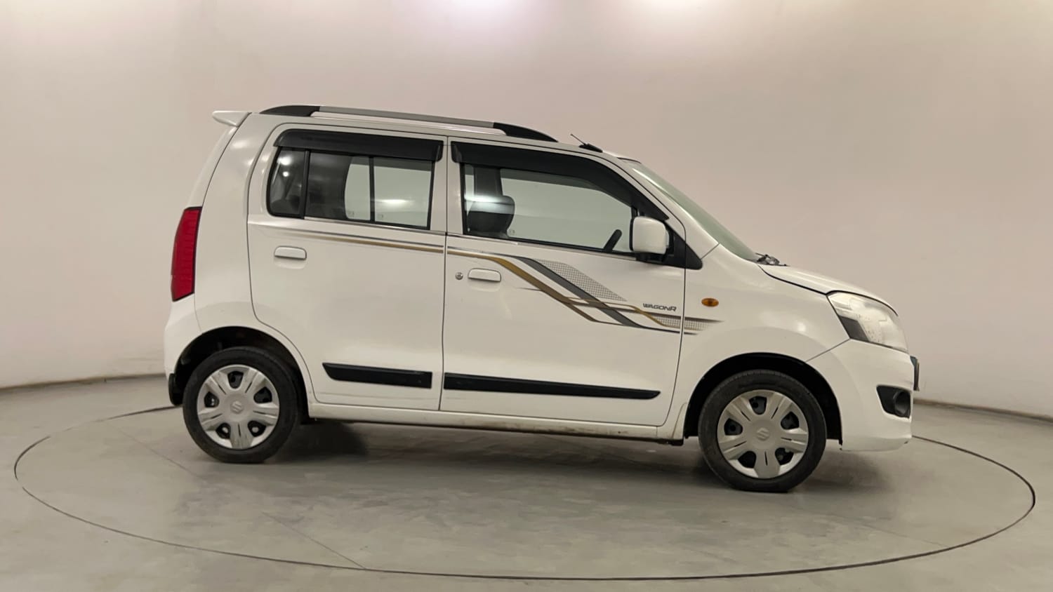 Used 2016 Maruti Suzuki Wagon R 1.0 VXI AMT Petrol Automatic exterior RIGHT SIDE VIEW