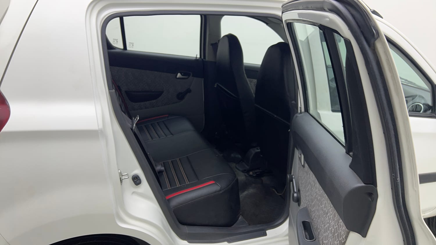 Used 2017 Maruti Suzuki Alto 800 VXi Petrol Manual interior RIGHT SIDE REAR DOOR CABIN VIEW