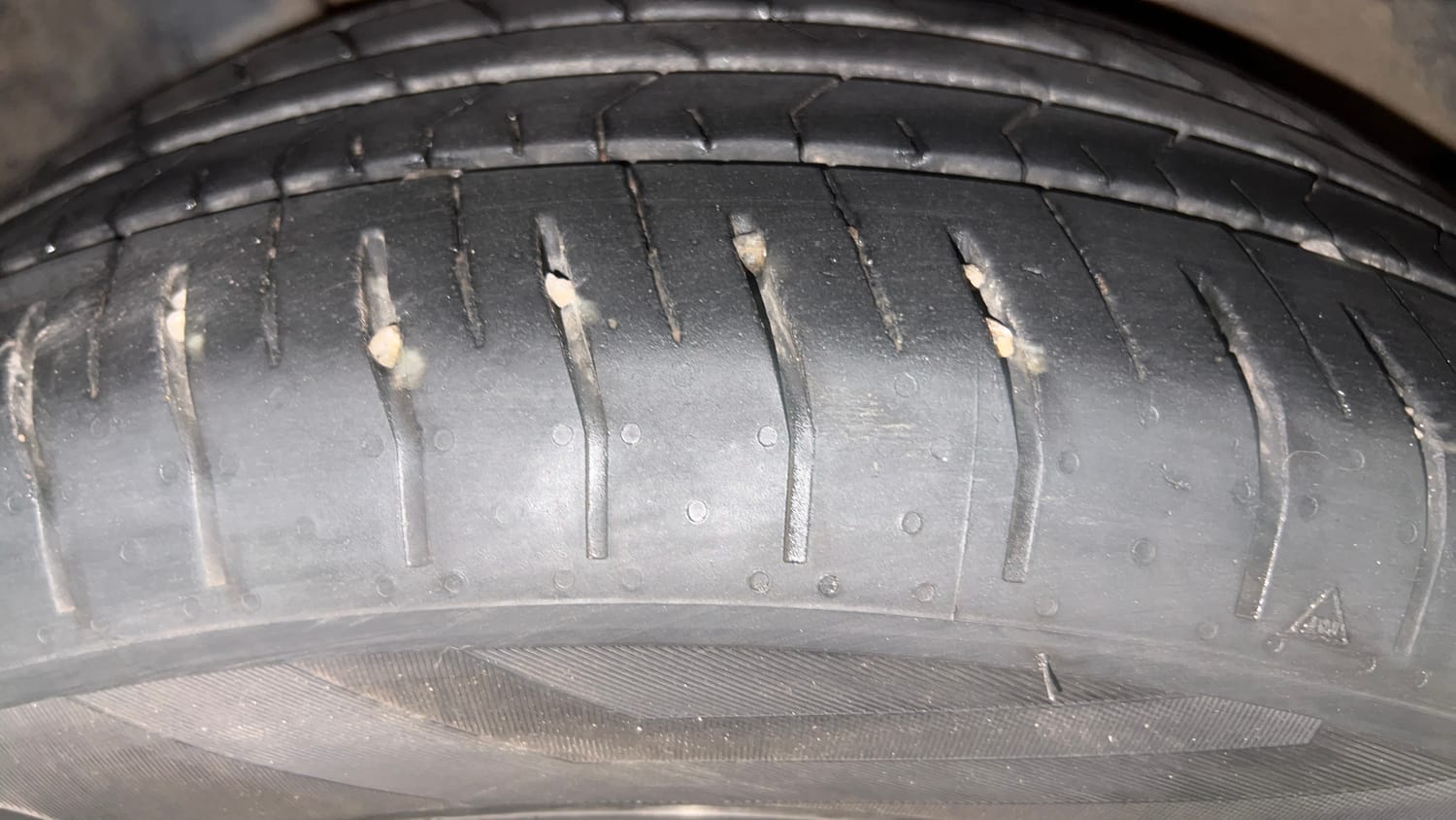 Used 2023 Hyundai Verna SX 1.5 Petrol MT Petrol Manual tyres RIGHT REAR TYRE TREAD VIEW