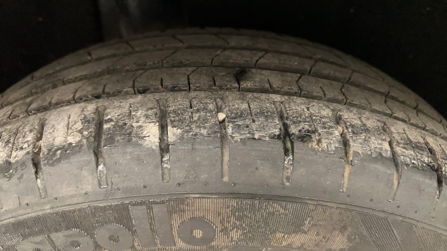 Used 2018 Maruti Suzuki Baleno Alpha 1.2 AT Petrol Automatic tyres RIGHT REAR TYRE TREAD VIEW