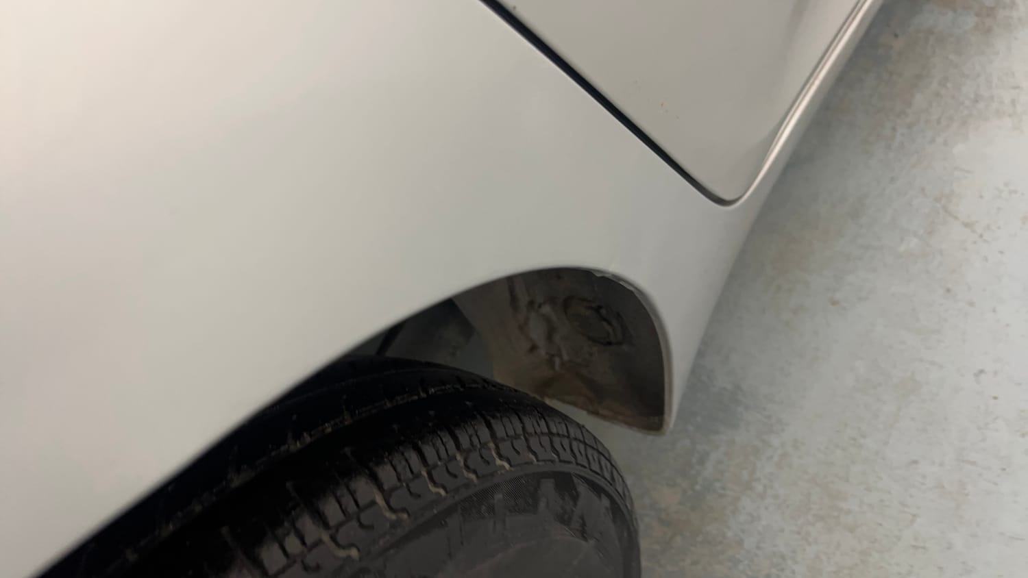 Used 2016 Hyundai Eon Era + Petrol Manual dents MINOR SCRATCH