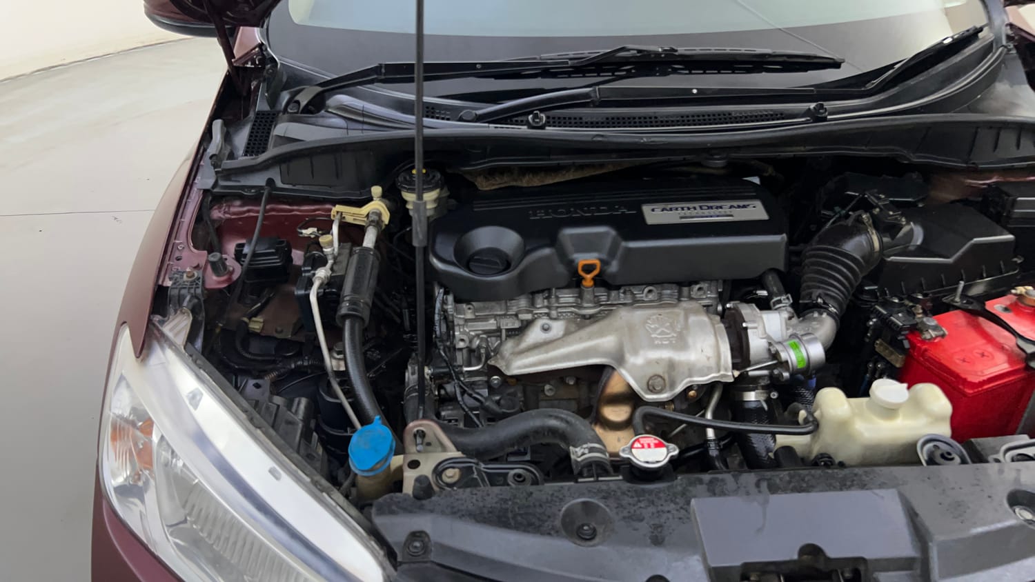 Used 2014 Honda City SV Diesel Diesel Manual engine ENGINE RIGHT SIDE HINGE & APRON VIEW