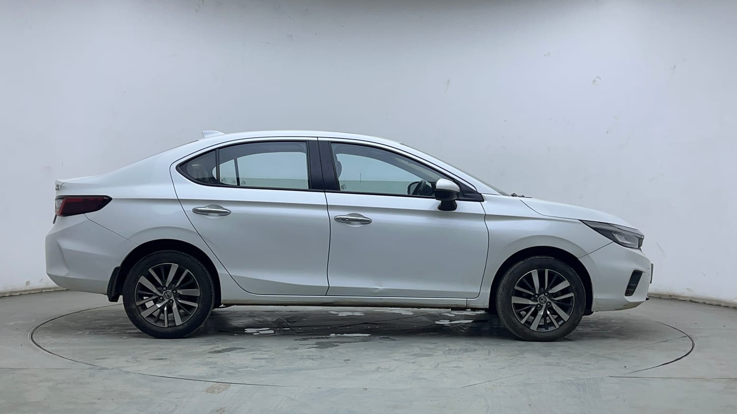Used 2022 Honda City ZX CVT Petrol Petrol Automatic exterior RIGHT SIDE VIEW
