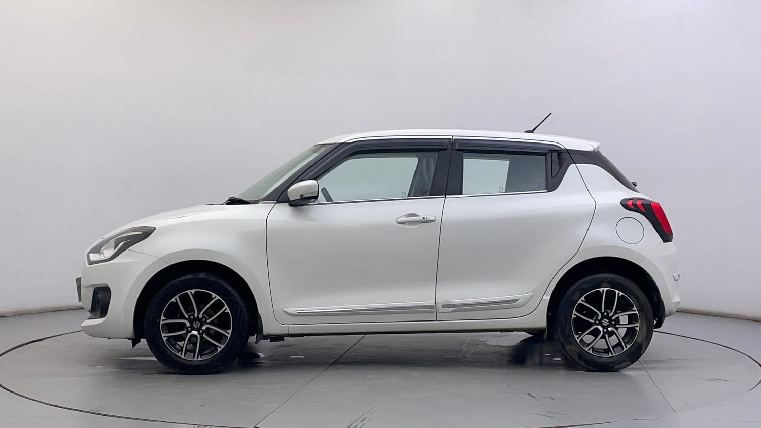 Used 2019 Maruti Suzuki Swift ZXi Plus Petrol Manual exterior LEFT SIDE VIEW