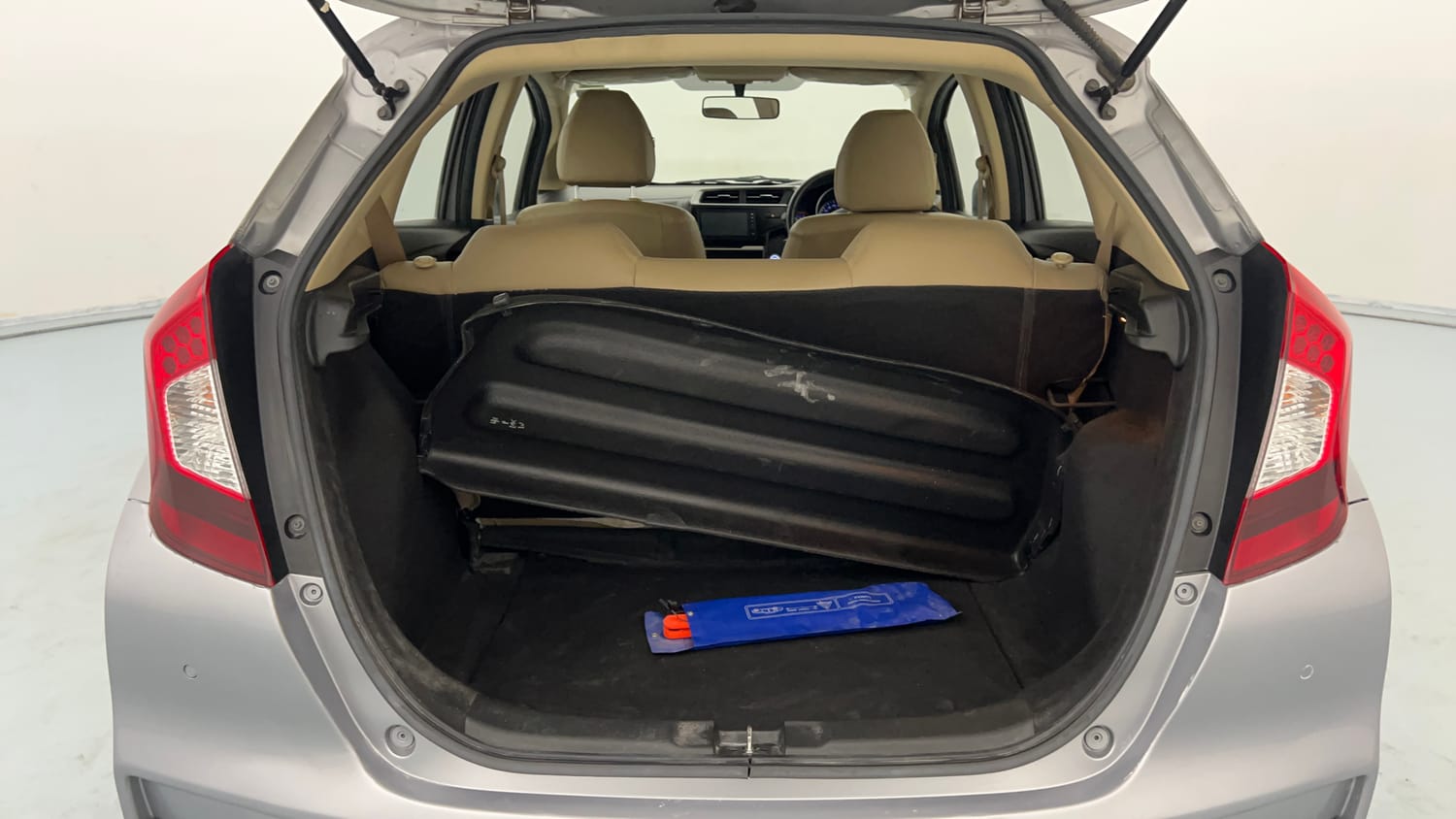 Used 2022 Honda Jazz ZX CVT Petrol Automatic interior DICKY INSIDE VIEW