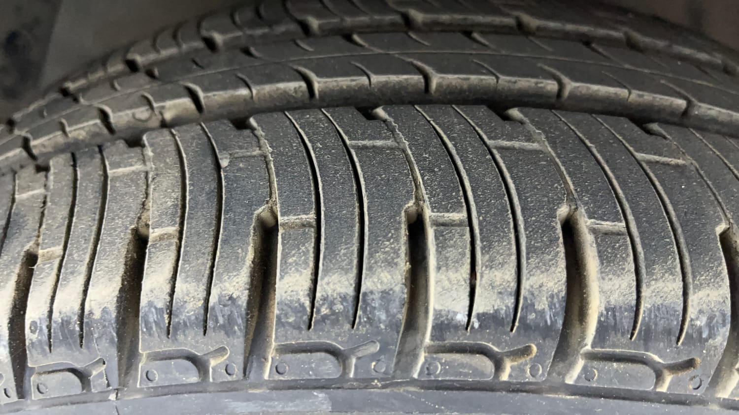 Used 2012 Hyundai i20 Sportz 1.2 Petrol Manual tyres LEFT FRONT TYRE TREAD VIEW