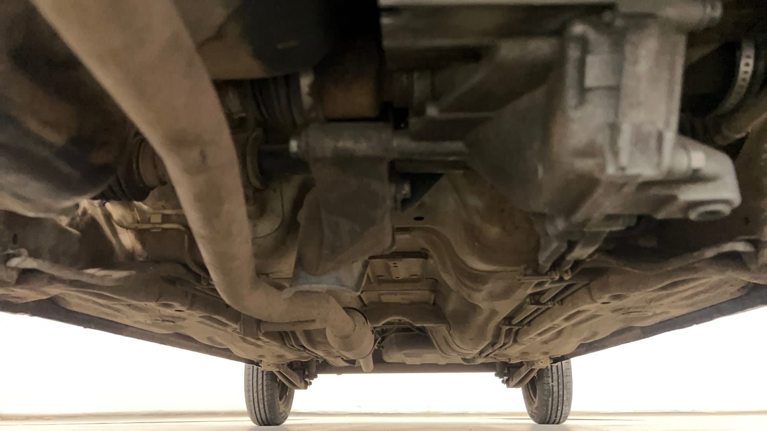 Used 2014 Maruti Suzuki Alto 800 Lxi Petrol Manual extra FRONT LEFT UNDERBODY VIEW