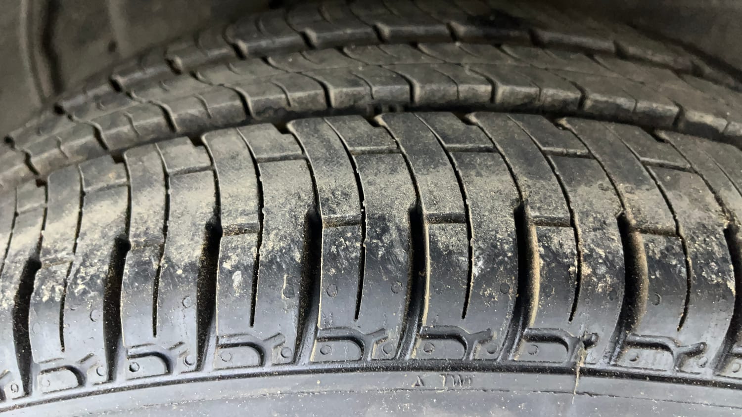 Used 2012 Hyundai i20 Sportz 1.2 Petrol Manual tyres LEFT REAR TYRE TREAD VIEW