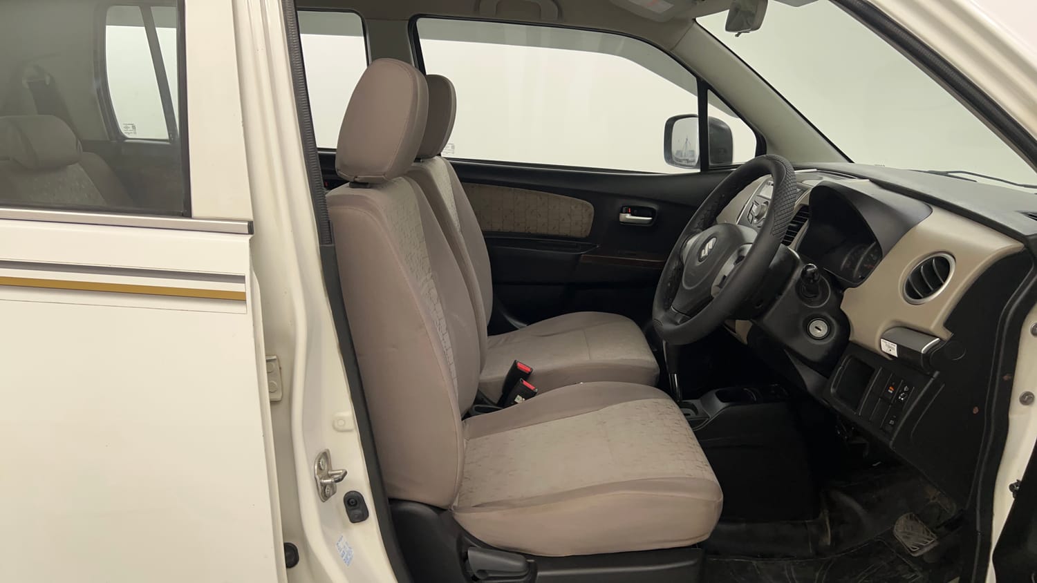 Used 2016 Maruti Suzuki Wagon R 1.0 VXI AMT Petrol Automatic interior RIGHT SIDE FRONT DOOR CABIN VIEW