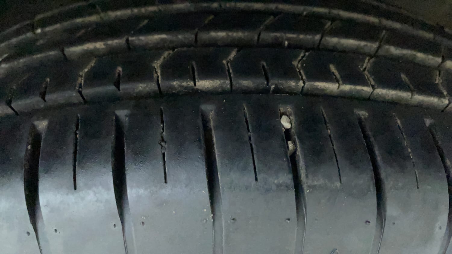 Used 2019 Maruti Suzuki Swift ZXi Plus Petrol Manual tyres RIGHT FRONT TYRE TREAD VIEW