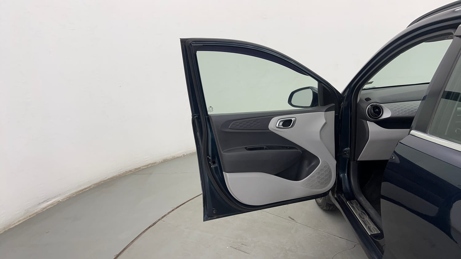 Used 2020 Hyundai Grand i10 Nios Sportz 1.2 Kappa VTVT CNG Cng Manual interior LEFT FRONT DOOR OPEN VIEW