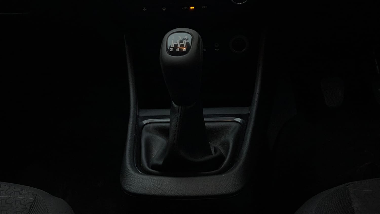 Used 2022 Tata Punch Adventure Rhythm Pack MT Petrol Manual interior GEAR  KNOB VIEW