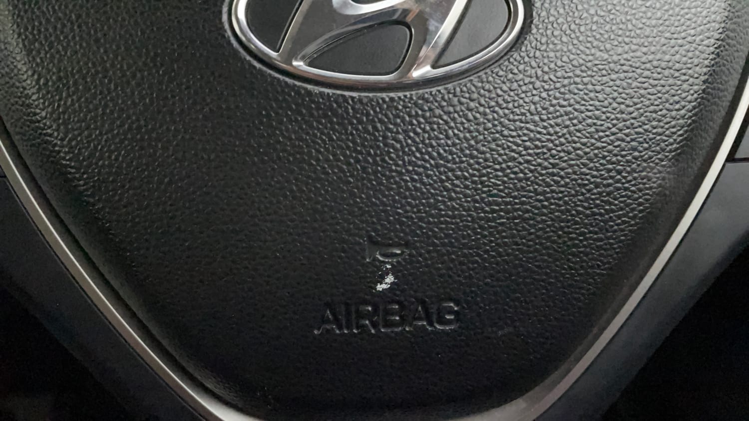 Used 2017 Hyundai Elite i20 Magna Executive 1.2 Petrol Manual top_features Airbags