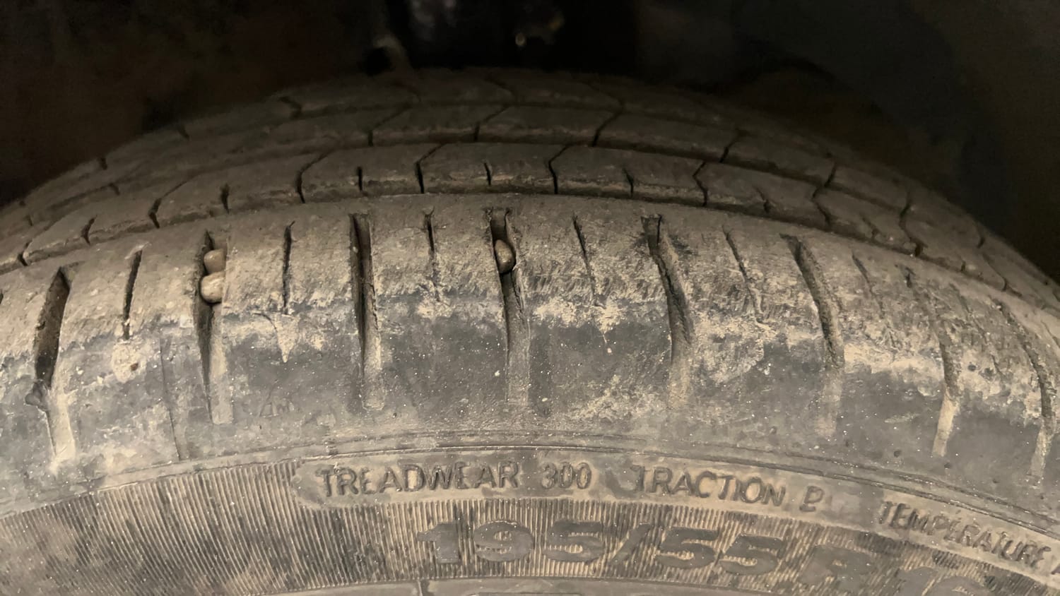 Used 2018 Maruti Suzuki Baleno Alpha 1.2 AT Petrol Automatic tyres RIGHT FRONT TYRE TREAD VIEW