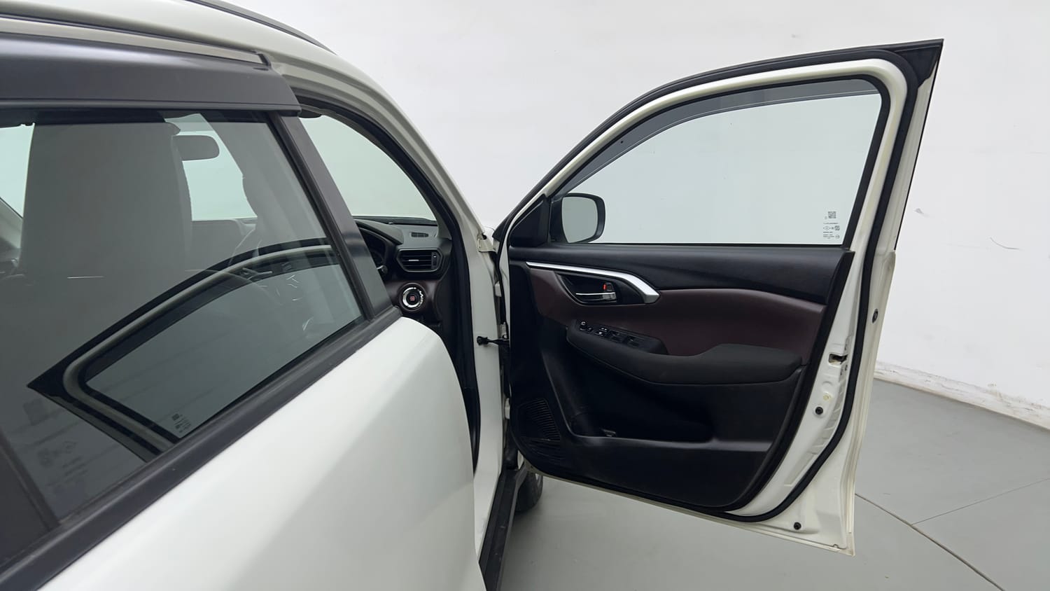 Used 2023 Maruti Suzuki Grand Vitara Sigma Smart Hybrid Petrol Manual interior RIGHT FRONT DOOR OPEN VIEW