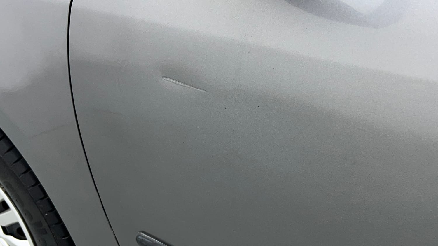Used 2015 Maruti Suzuki Swift VXi Petrol Manual dents MINOR SCRATCH