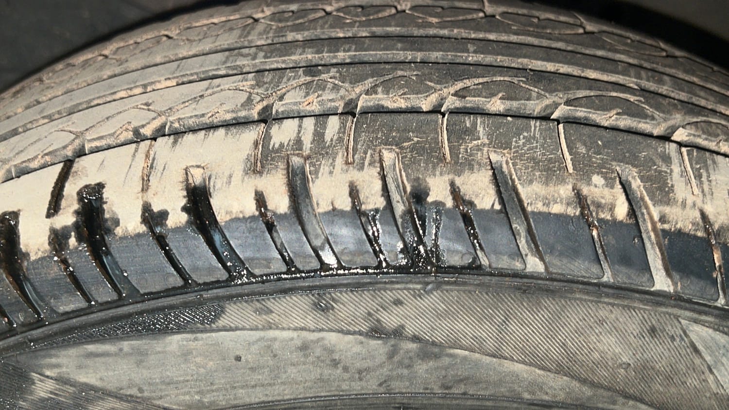 Used 2017 Honda Amaze 1.2 S i-VTEC Opt Petrol Manual tyres LEFT FRONT TYRE TREAD VIEW