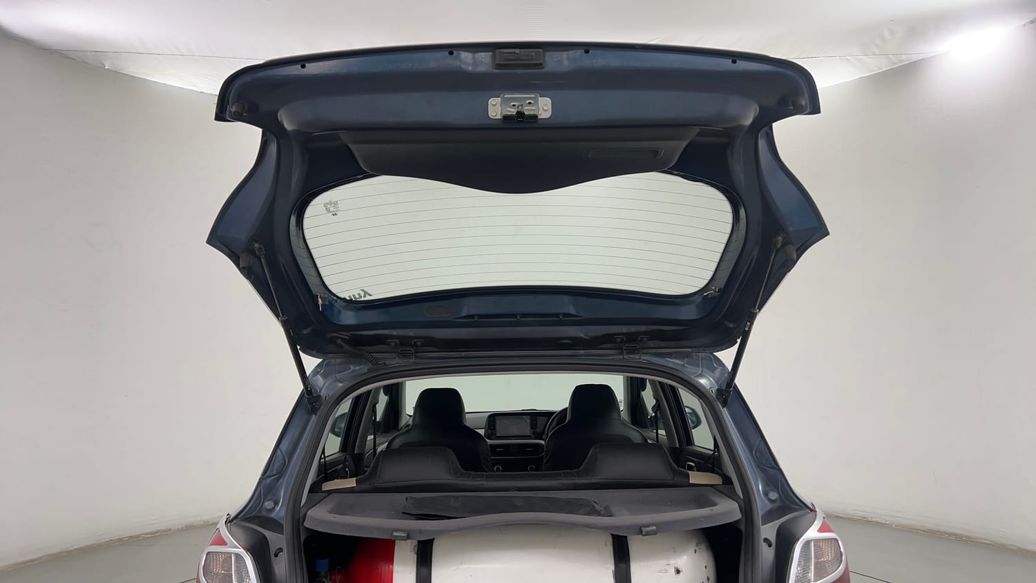 Used 2020 Hyundai Grand i10 Nios Sportz 1.2 Kappa VTVT CNG Cng Manual interior DICKY DOOR OPEN VIEW