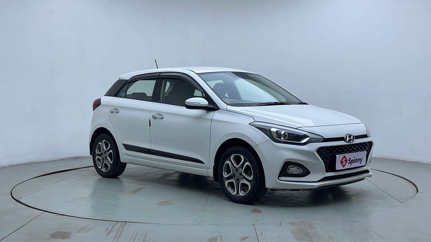 Used 2018 Hyundai Elite i20 Asta 1.2 (O) Petrol Manual exterior RIGHT FRONT CORNER VIEW