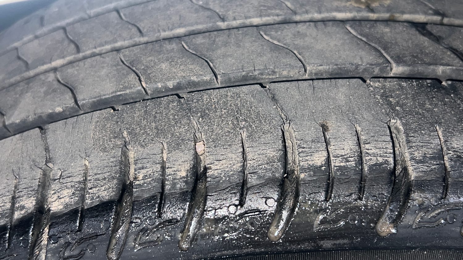 Used 2021 Tata Altroz XZ Plus Petrol Petrol Manual tyres RIGHT REAR TYRE TREAD VIEW
