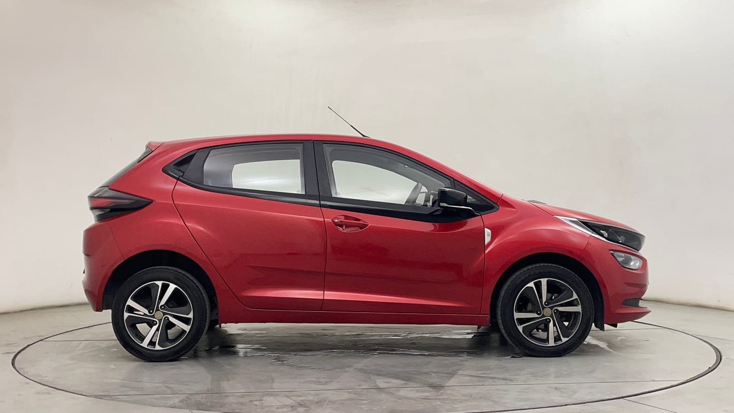 Used 2022 Tata Altroz XZ Petrol Petrol Manual exterior RIGHT SIDE VIEW