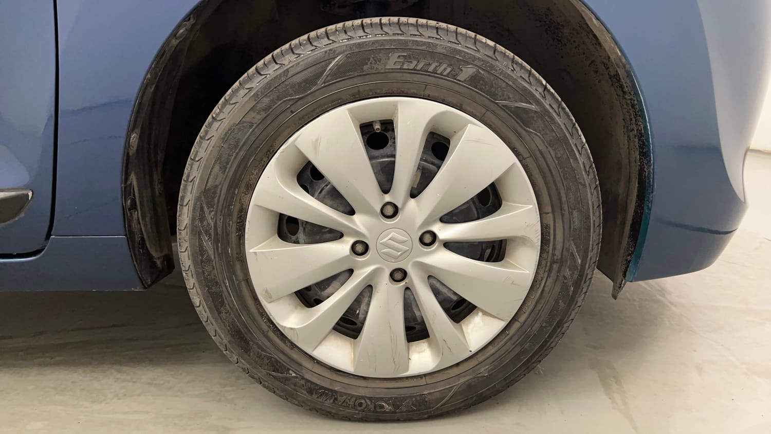 Used 2016 Maruti Suzuki Baleno Delta 1.2 Petrol Manual tyres RIGHT FRONT TYRE RIM VIEW