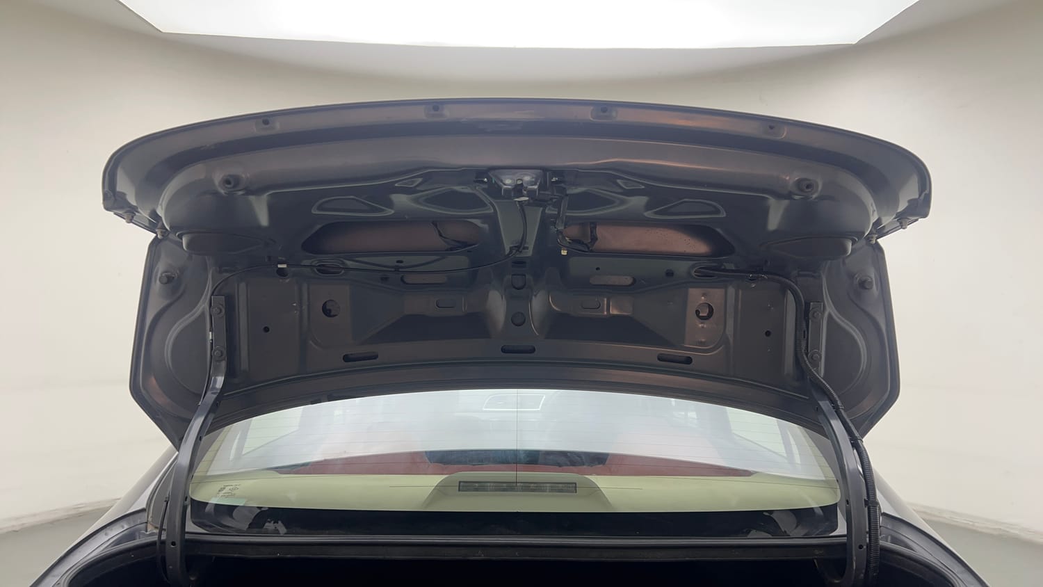 Used 2018 Maruti Suzuki Ciaz Sigma 1.4 MT Petrol Manual interior DICKY DOOR OPEN VIEW