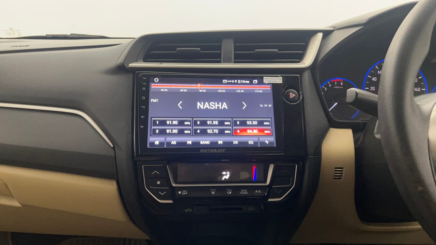 Used 2017 Honda Amaze 1.2 S i-VTEC Opt Petrol Manual interior MUSIC SYSTEM & AC CONTROL VIEW