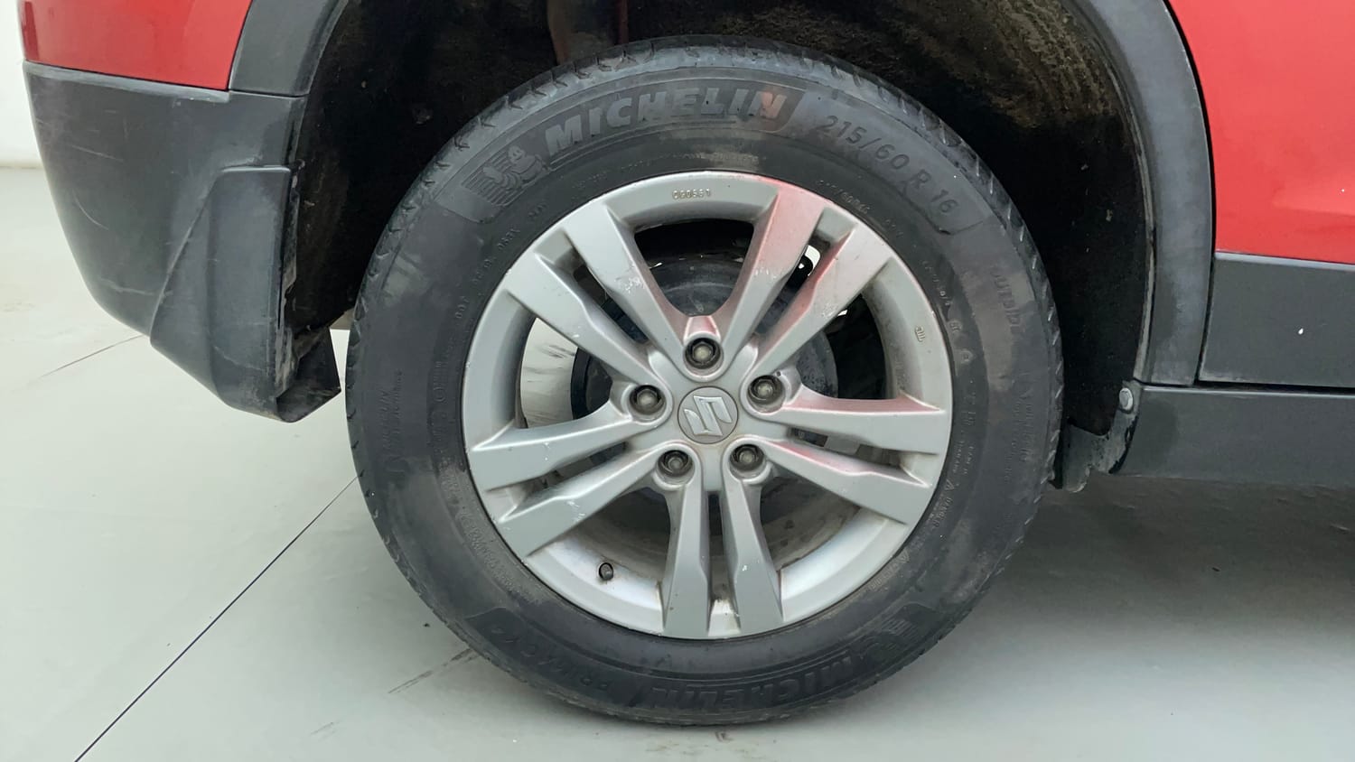 Used 2016 Maruti Suzuki Vitara Brezza ZDi+ Dual Tone Diesel Manual tyres RIGHT REAR TYRE RIM VIEW