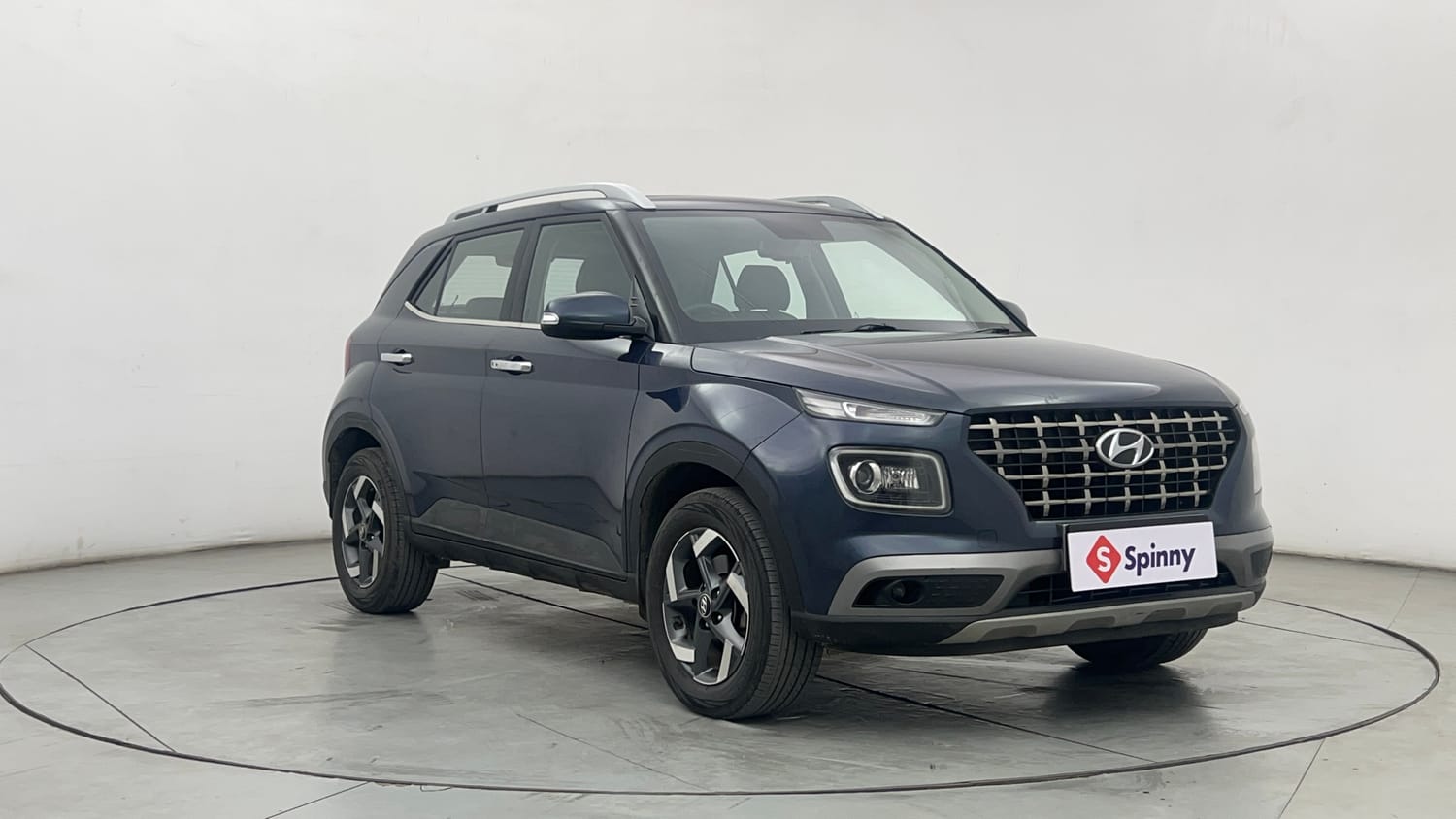Used 2021 Hyundai Venue SX (O) 1.5 CRDi Diesel Manual exterior RIGHT FRONT CORNER VIEW