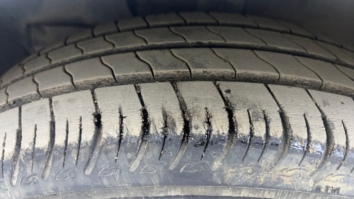 Used 2023 Maruti Suzuki Wagon R ZXI Plus 1.2 AGS Petrol Automatic tyres LEFT FRONT TYRE TREAD VIEW