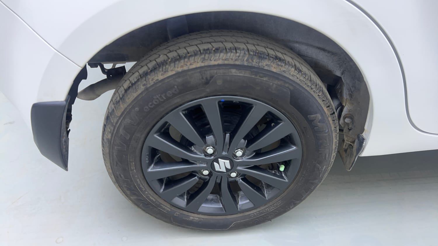 Used 2023 Maruti Suzuki Wagon R ZXI Plus 1.2 AGS Petrol Automatic tyres RIGHT REAR TYRE RIM VIEW