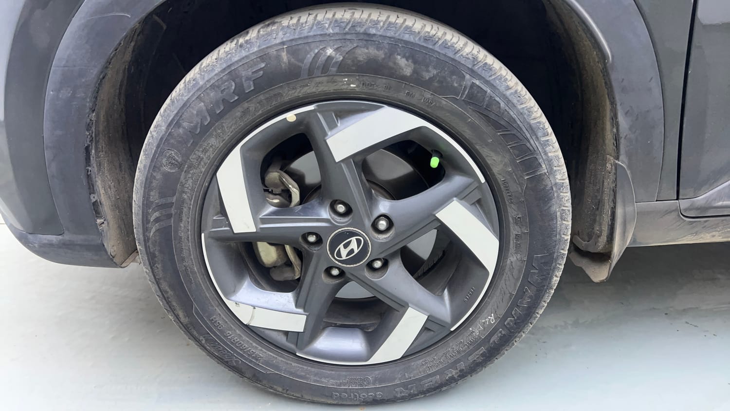 Used 2020 Hyundai Venue SX 1.4 CRDi Diesel Manual tyres LEFT FRONT TYRE RIM VIEW