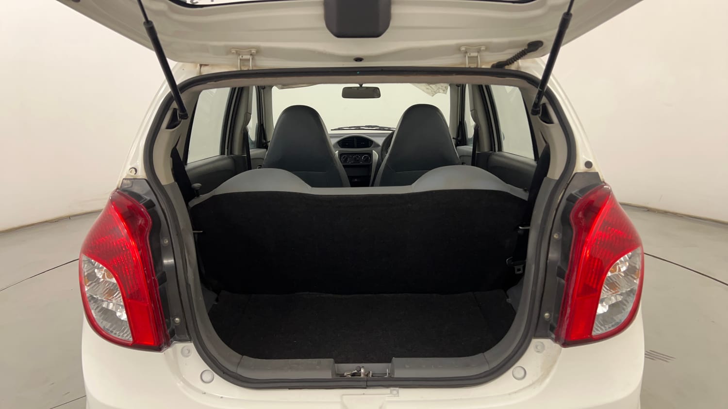 Used 2014 Maruti Suzuki Alto 800 Lxi Petrol Manual interior DICKY INSIDE VIEW