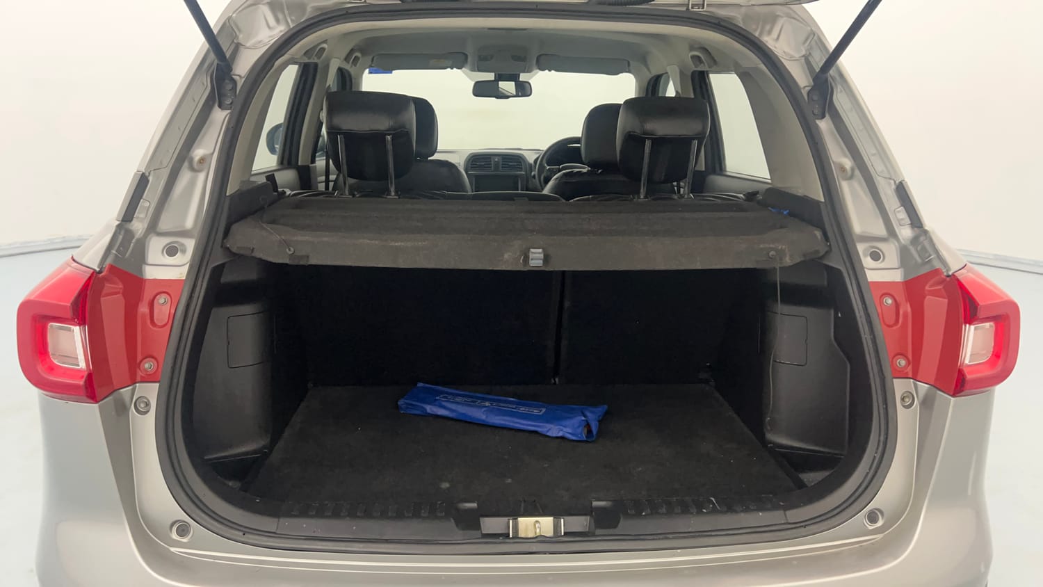 Used 2022 maruti-suzuki Vitara Brezza ZXi Plus Petrol Manual interior DICKY INSIDE VIEW