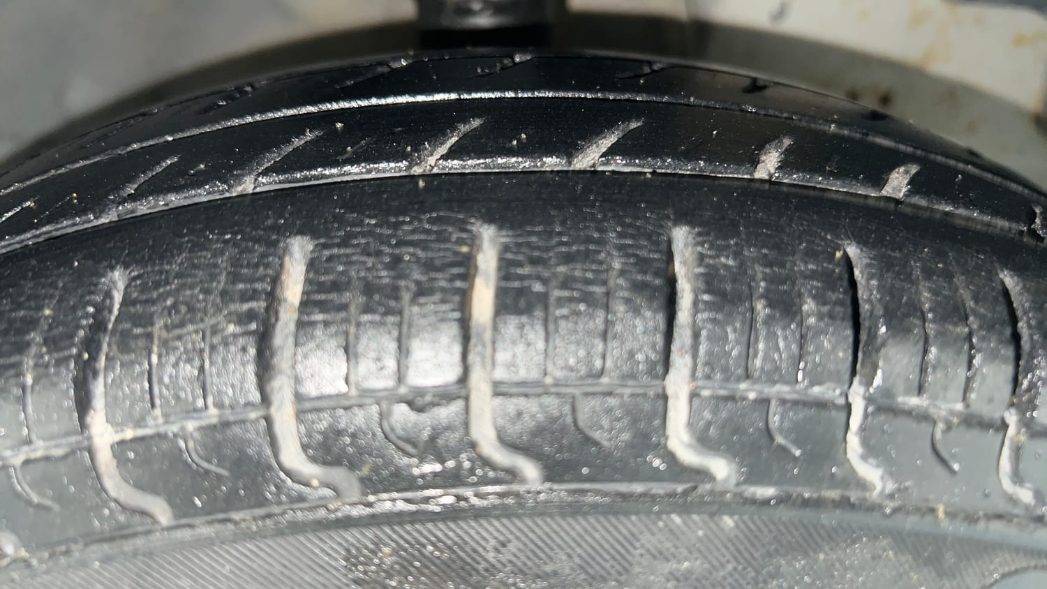 Used 2016 Hyundai Eon Era + Petrol Manual tyres RIGHT FRONT TYRE TREAD VIEW